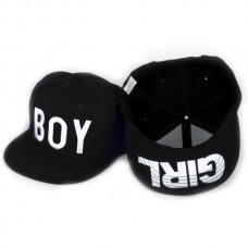 Бейсболка Snapback с прямым козырьком черная BOY/GIRL