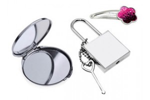 Зеркальца, зажигалки, кулоны